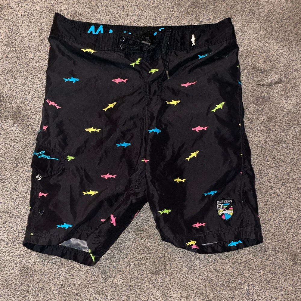 Maui and Sons Black Shark Print Men's Shorts
